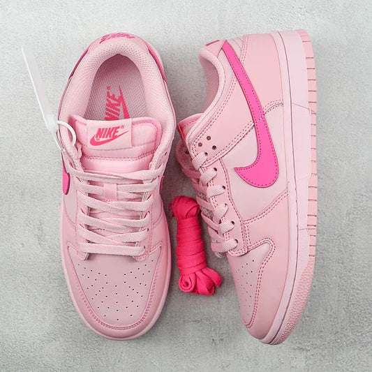 nike dunk low triple pink